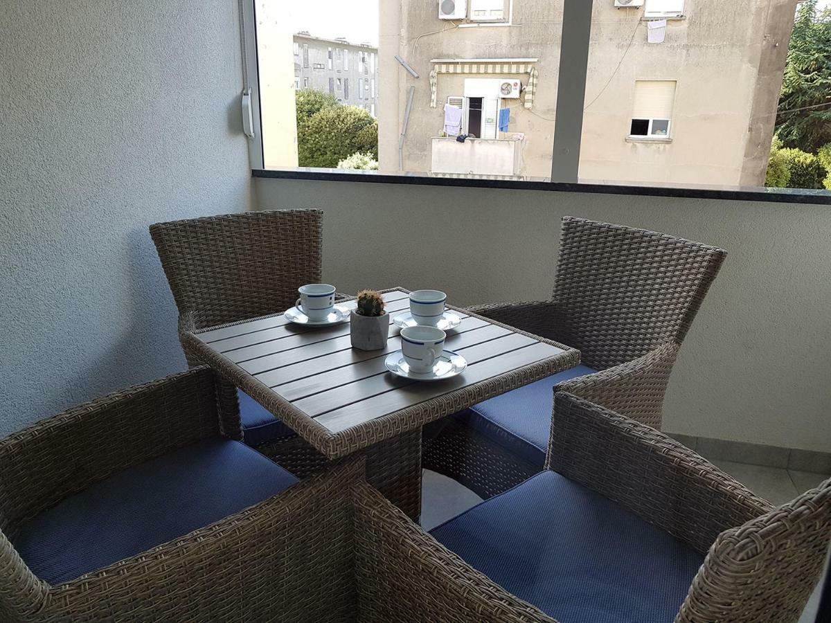 Apartment Domalu Old Town Zára Kültér fotó